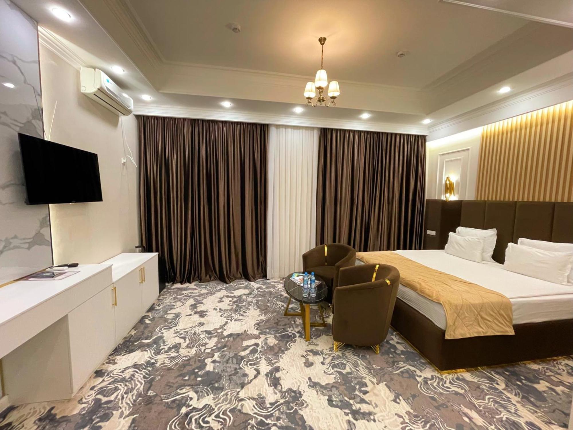 Hotel Jasmine à Taraz Extérieur photo
